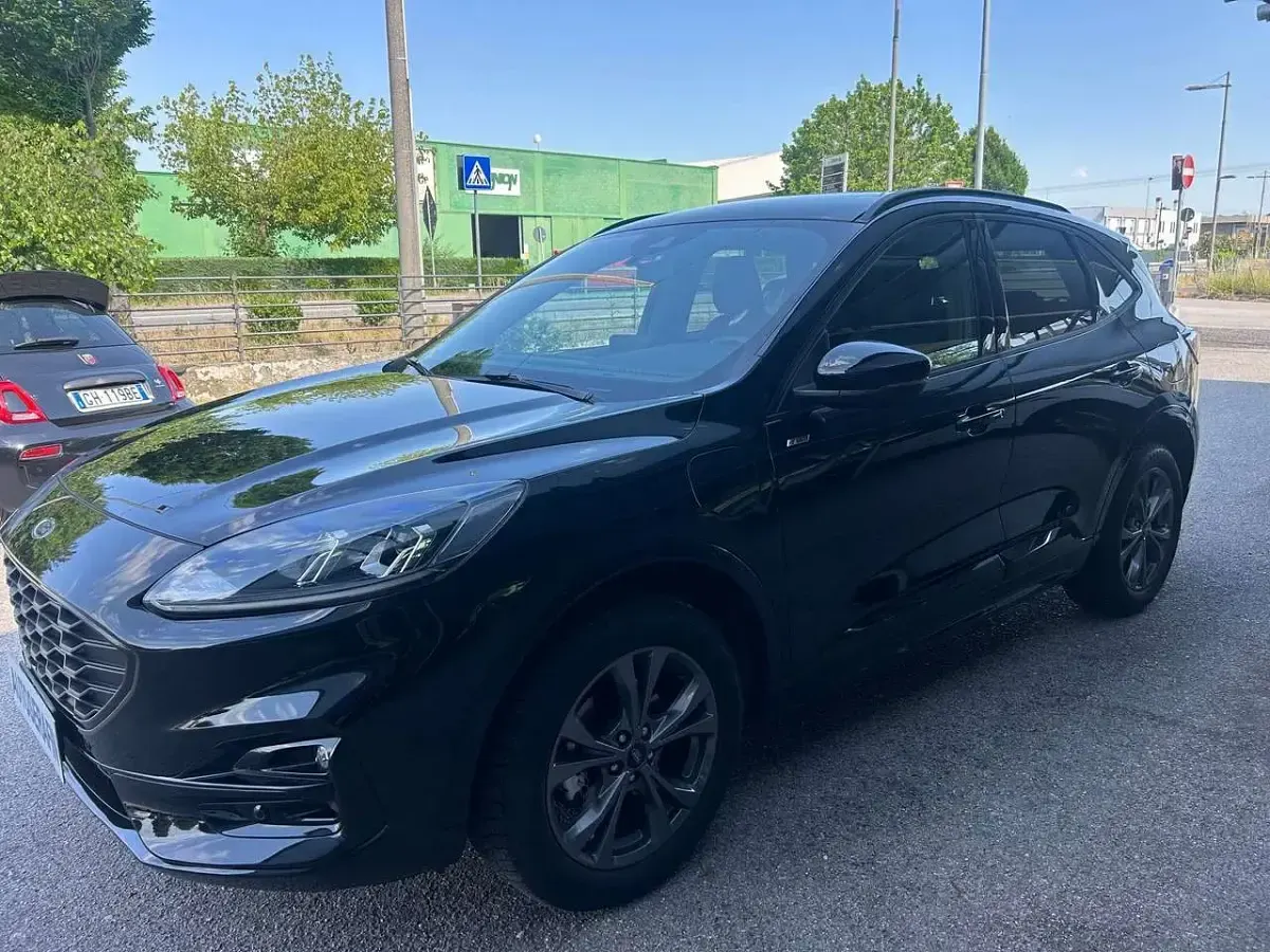 Usata Ford Kuga ST-Line 152 CV (111 kW) 2022 Nero SUV