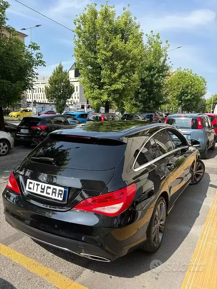Usata Mercedes CLA180 122 CV (89 kW) 2017 Nero Coupé