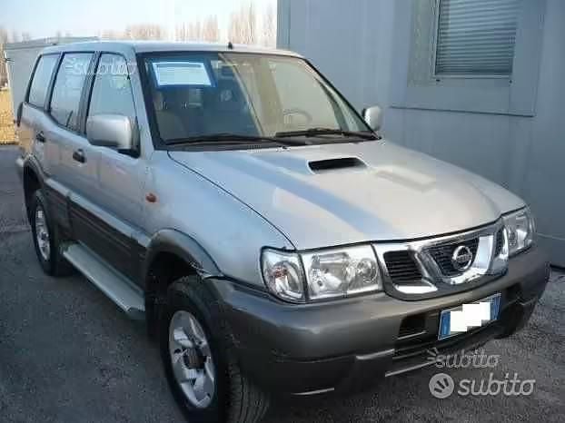 Usata Nissan Terrano 154 CV (113 kW) 2002 Grigio SUV