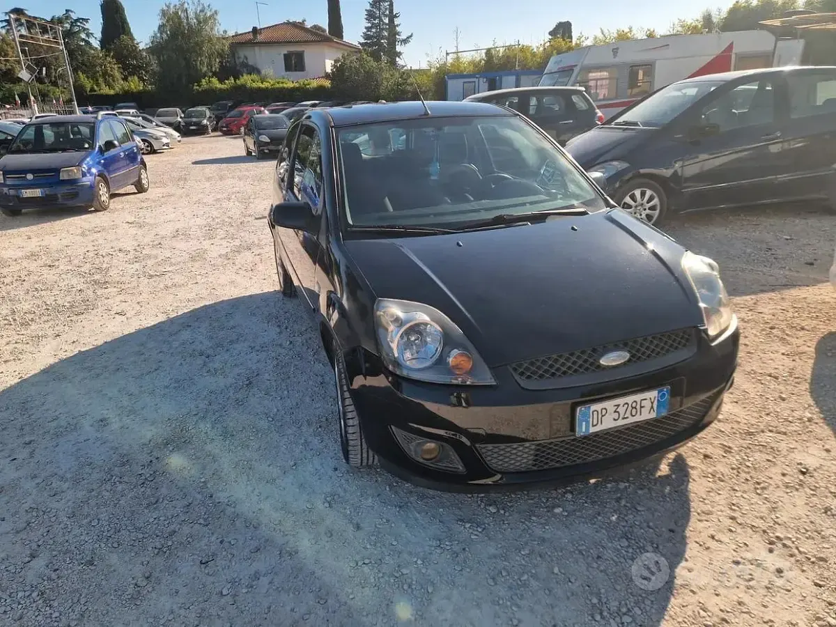 Usata Ford Fiesta Ghia 68 CV (50 kW) 2008 Utilitaria