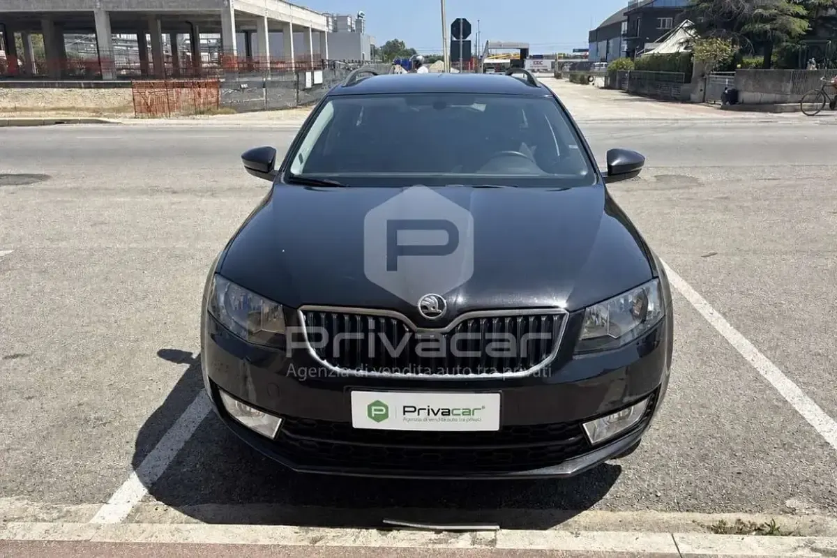 Usata Skoda Octavia G-TEC Executive 110 CV (80 kW) 2015 Nero Station wagon