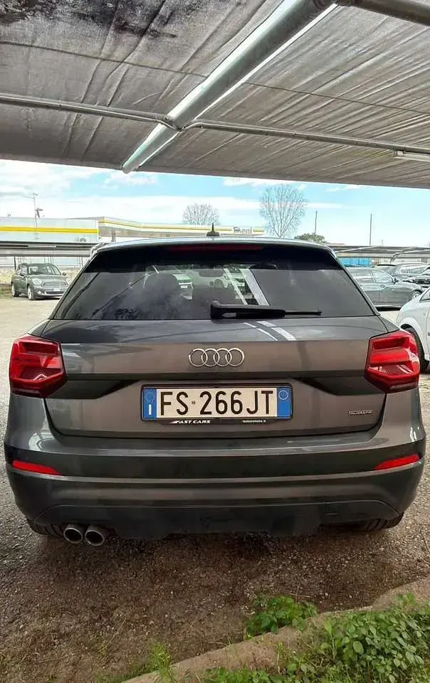 Usata Audi Q2 S-Line 150 CV (110 kW) 2018 Grigio SUV