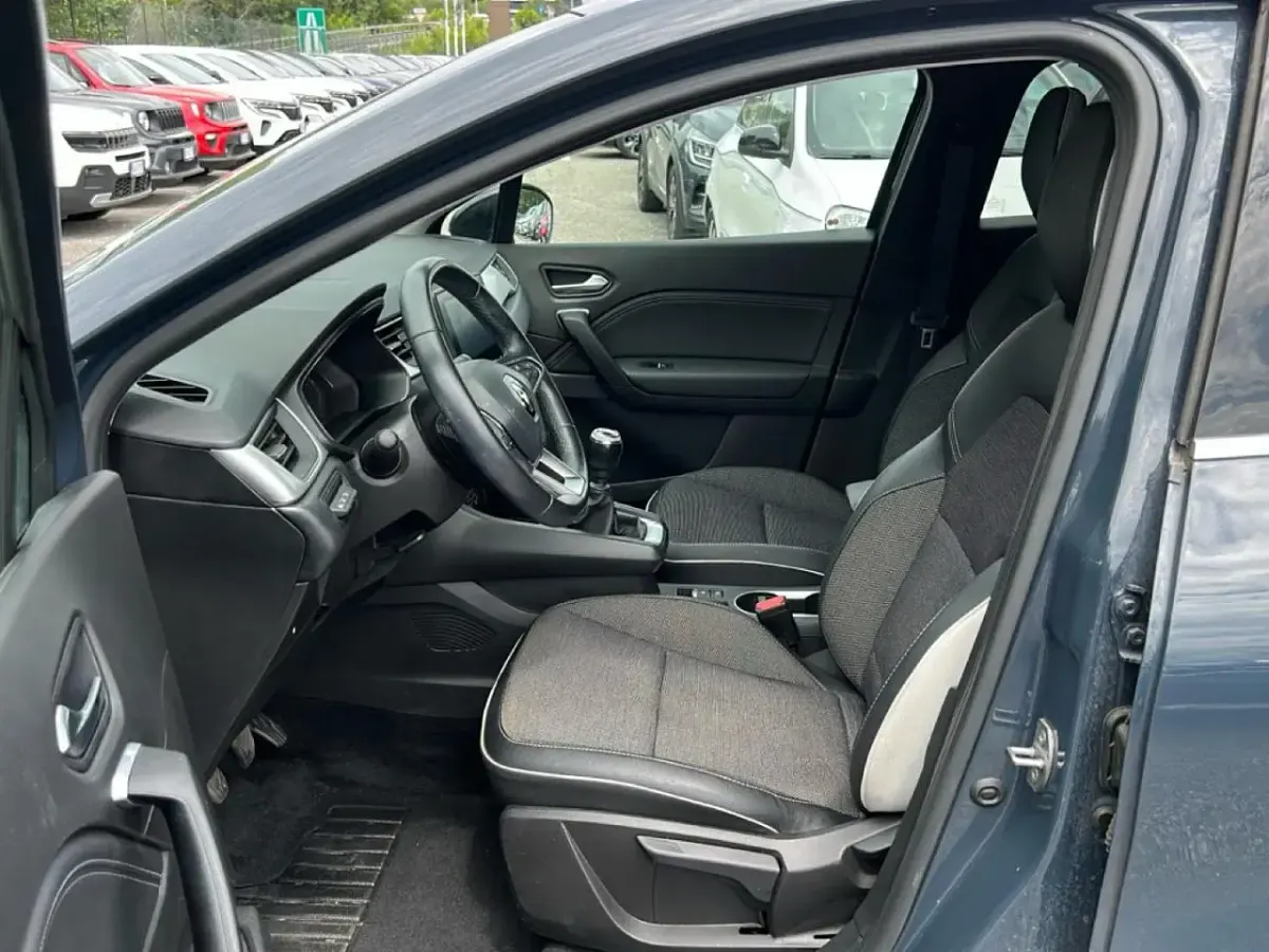 Usata Renault Captur Intens 101 CV (74 kW) 2023 Blu SUV