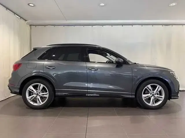Usata Audi Q3 S-Line 150 CV (110 kW) 2024 Grigio SUV