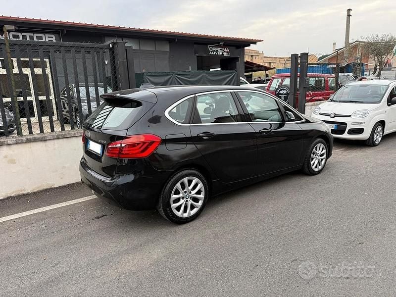 Usata BMW 218 Luxury Line 150 CV (110 kW) 2015 Nero Station wagon