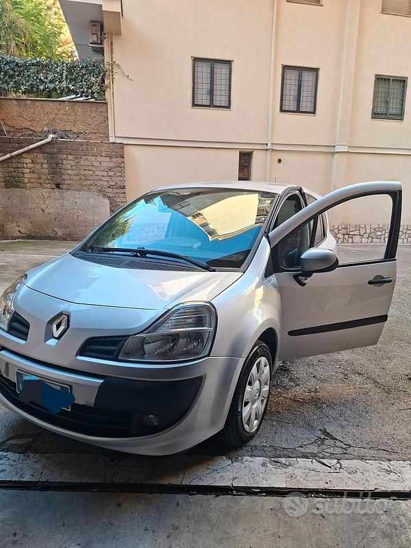 Usata Renault Grand Modus 75 CV (55 kW) 2008 Grigio Monovolume
