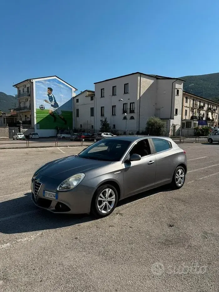 Usata Alfa Romeo Giulietta 105 CV (77 kW) 2013 Bluazzurro Utilitaria