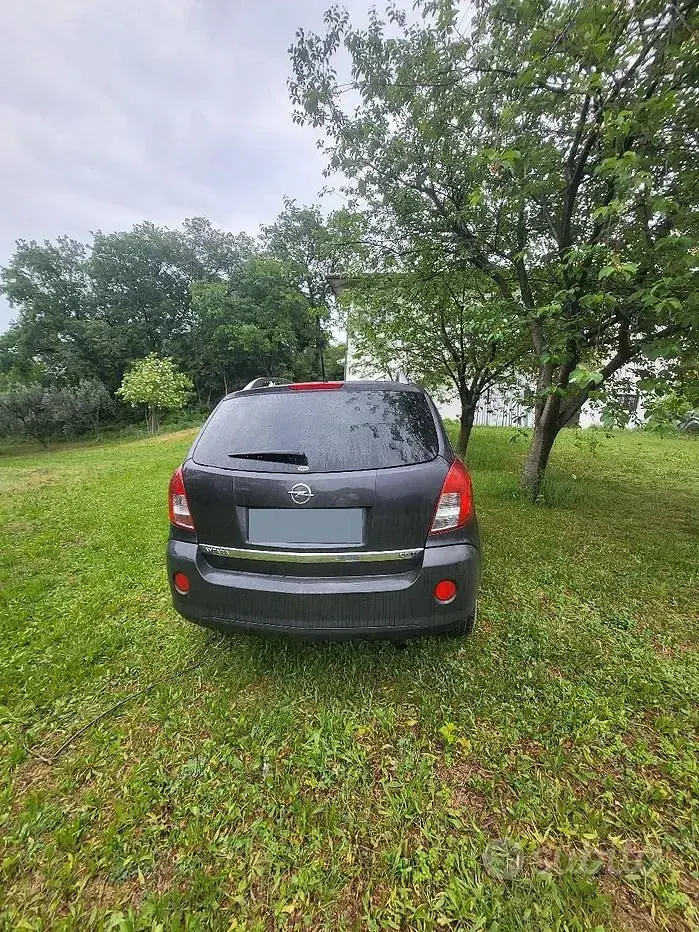 Usata Opel Antara 163 CV (119 kW) 2013 Grigio SUV