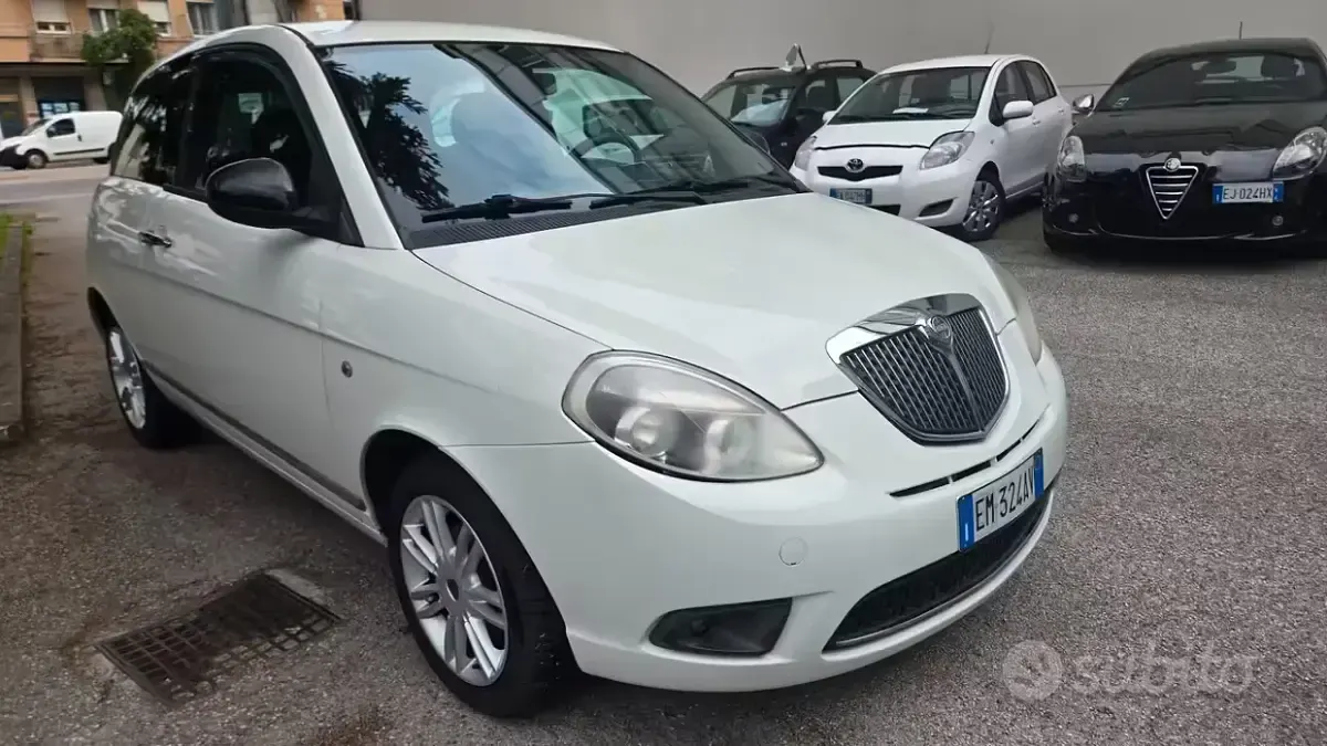 Usata Lancia Ypsilon S 75 CV (55 kW) 2012 Bianco Utilitaria