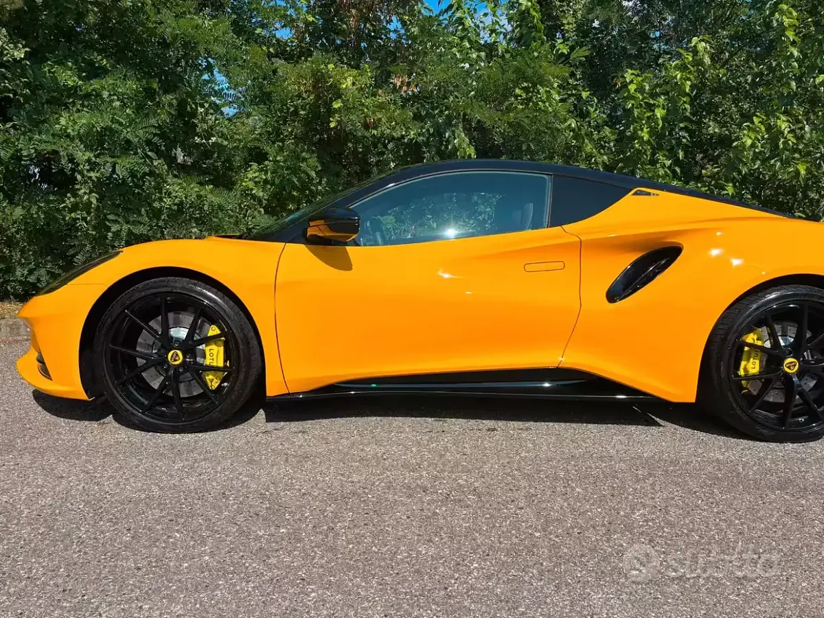 Usata Lotus Emira 364 CV (267 kW) 2024 Giallo Coupé
