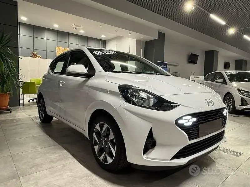 Nuova Hyundai i10 63 CV (46 kW) 2025 Bianco Utilitaria