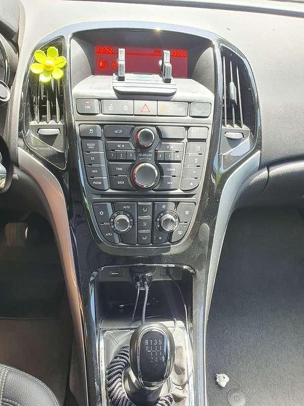 Usata Opel Astra 140 CV (102 kW) 2015 Nero Berlina