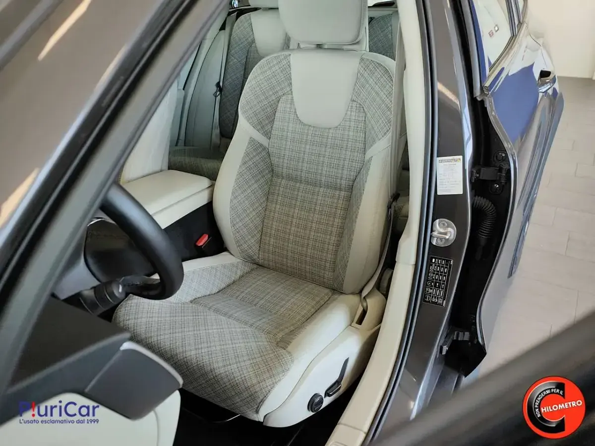 Usata Volvo V60 CC 197 CV (144 kW) 2023 Grigio Station wagon
