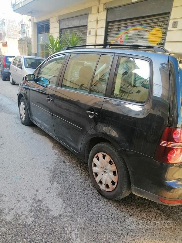 Usata VW Touran 2008 Nero Monovolume
