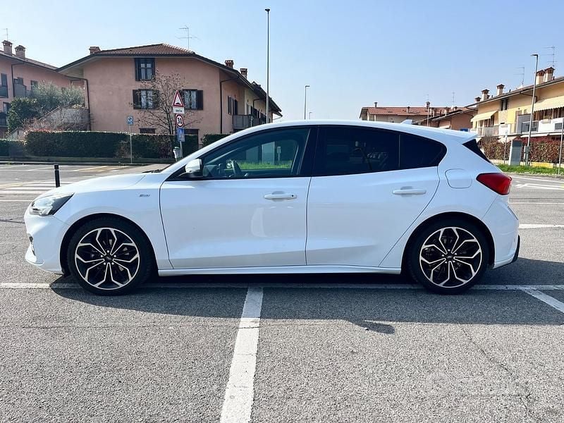 Usata Ford Focus ST-Line 125 CV (91 kW) 2019 Bianco Berlina