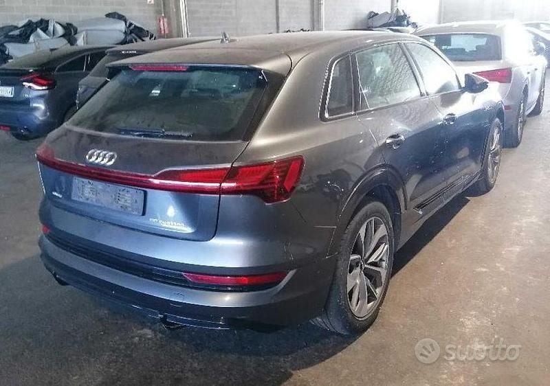 Usata Audi e-tron S-Line 230 kW (313 CV) 2020 Grigio SUV