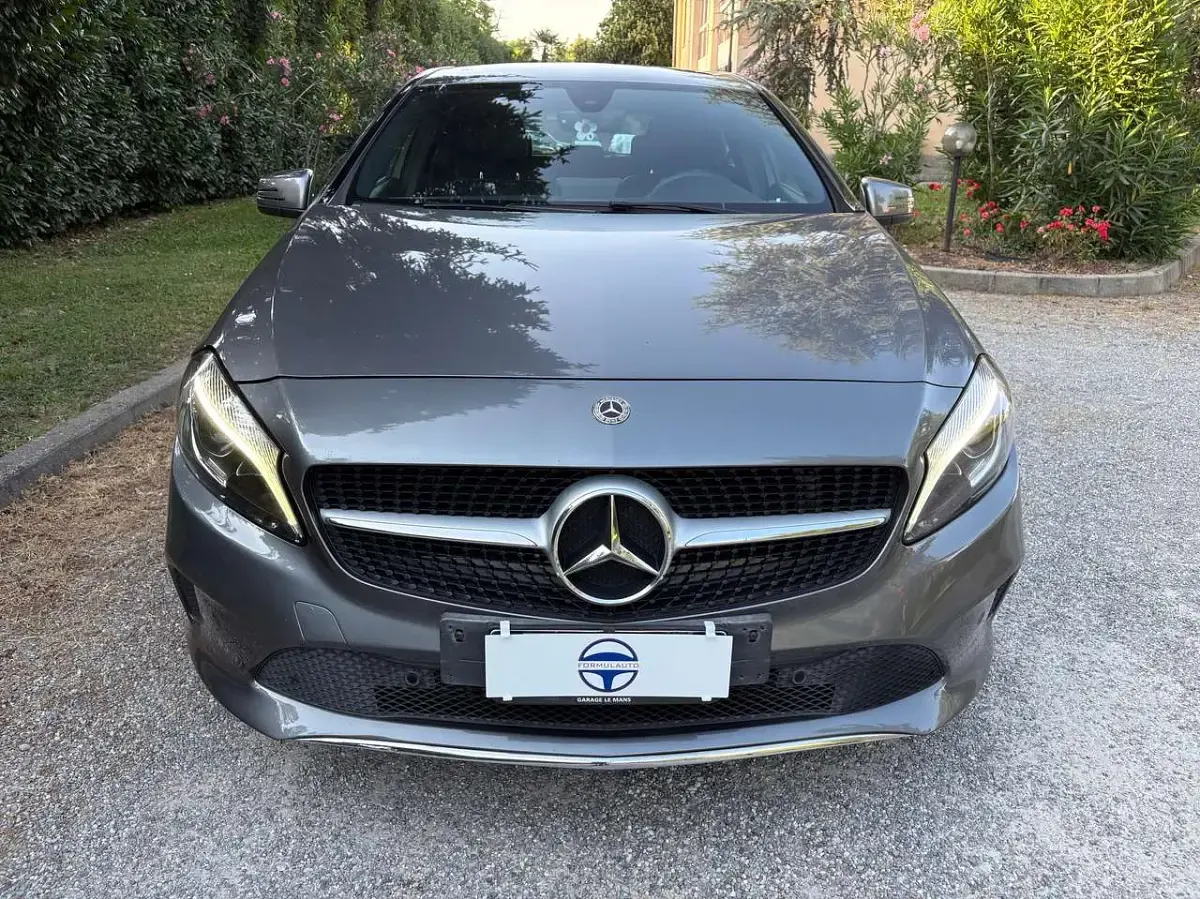 Usata Mercedes A200 156 CV (114 kW) 2017 Argento Utilitaria