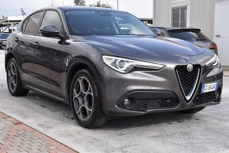 Usata Alfa Romeo Stelvio 160 CV (117 kW) 2021 Grigio SUV