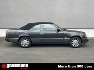 Usata Mercedes E320 220 CV (161 kW) 1993 Nero Cabrio