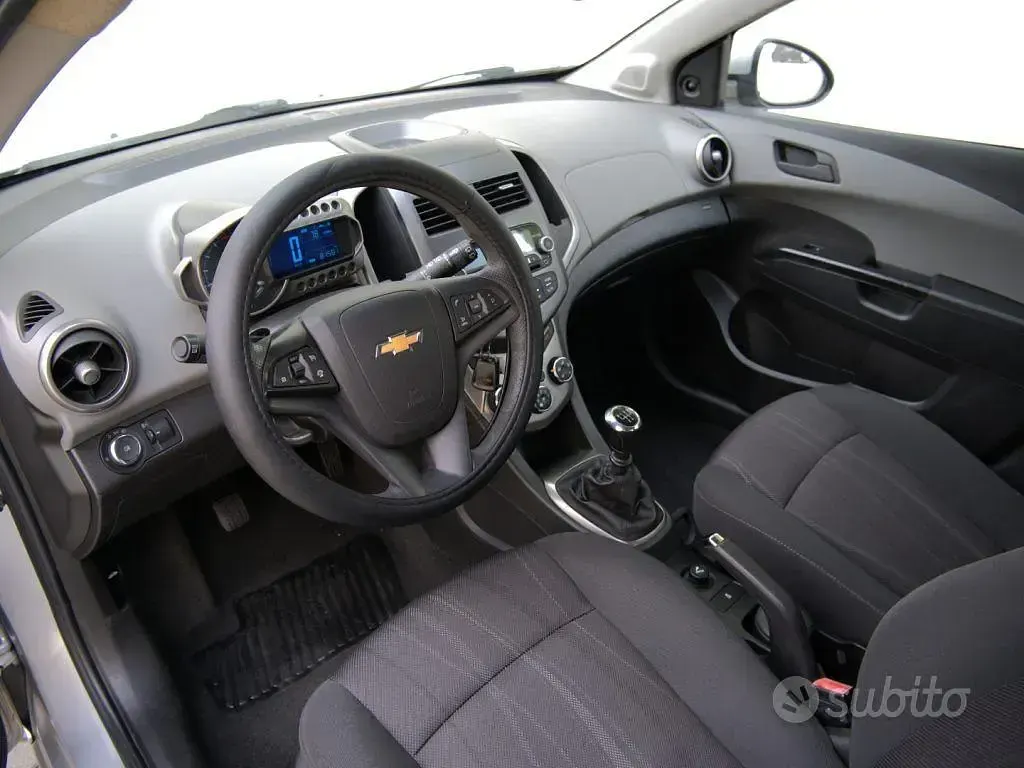 Usata Chevrolet Aveo LS 69 CV (50 kW) 2014 Grigio Berlina
