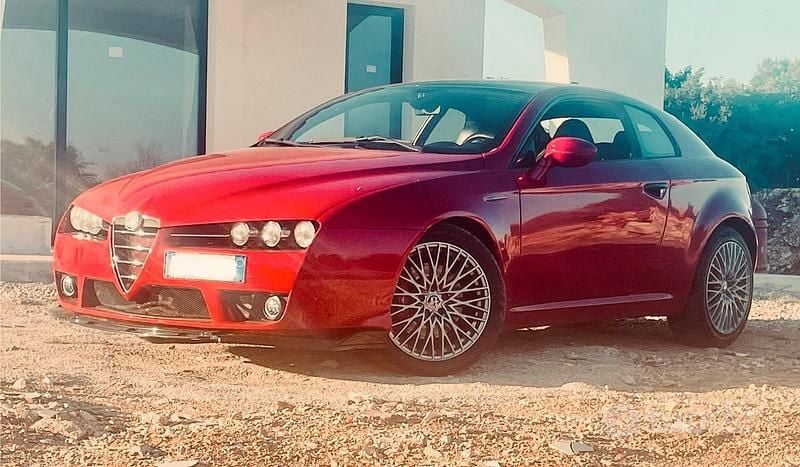 Rosso Usata 2008 Alfa Romeo Brera Coupé | 7500 € (Buon prezzo) - Immagine 1/4
