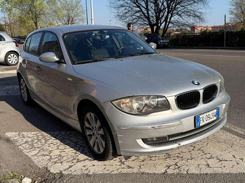 Usata BMW 116 116 CV (85 kW) 2009 Argento Utilitaria