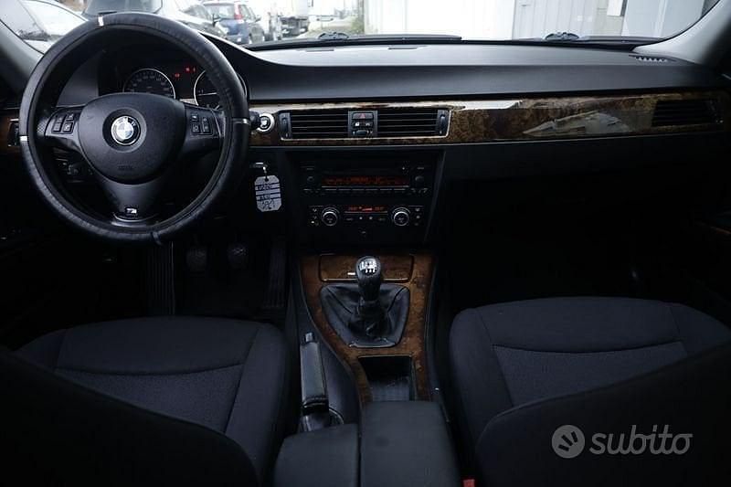 Usata BMW 320 M Sport 163 CV (119 kW) 2007 Blu scuro Station wagon