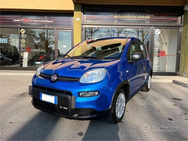 Blu Usata 2024 Fiat Panda Due volumi | 13.900 € (Cara) - Immagine 1/4