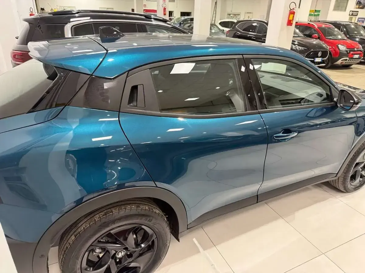 Nuova Alfa Romeo GT Junior Edizione Speciale 136 CV (100 kW) 2025 Blu navigli SUV