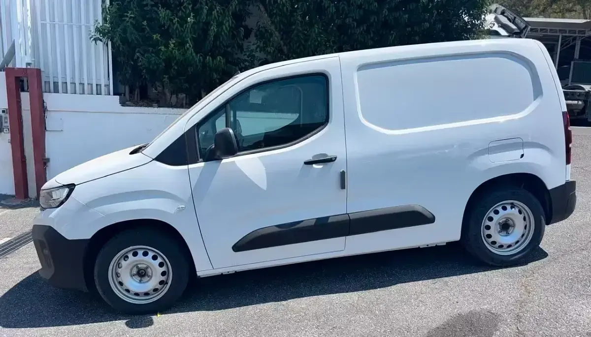 Nuova Peugeot Partner S 130 CV (95 kW) 2026 Bianco Monovolume
