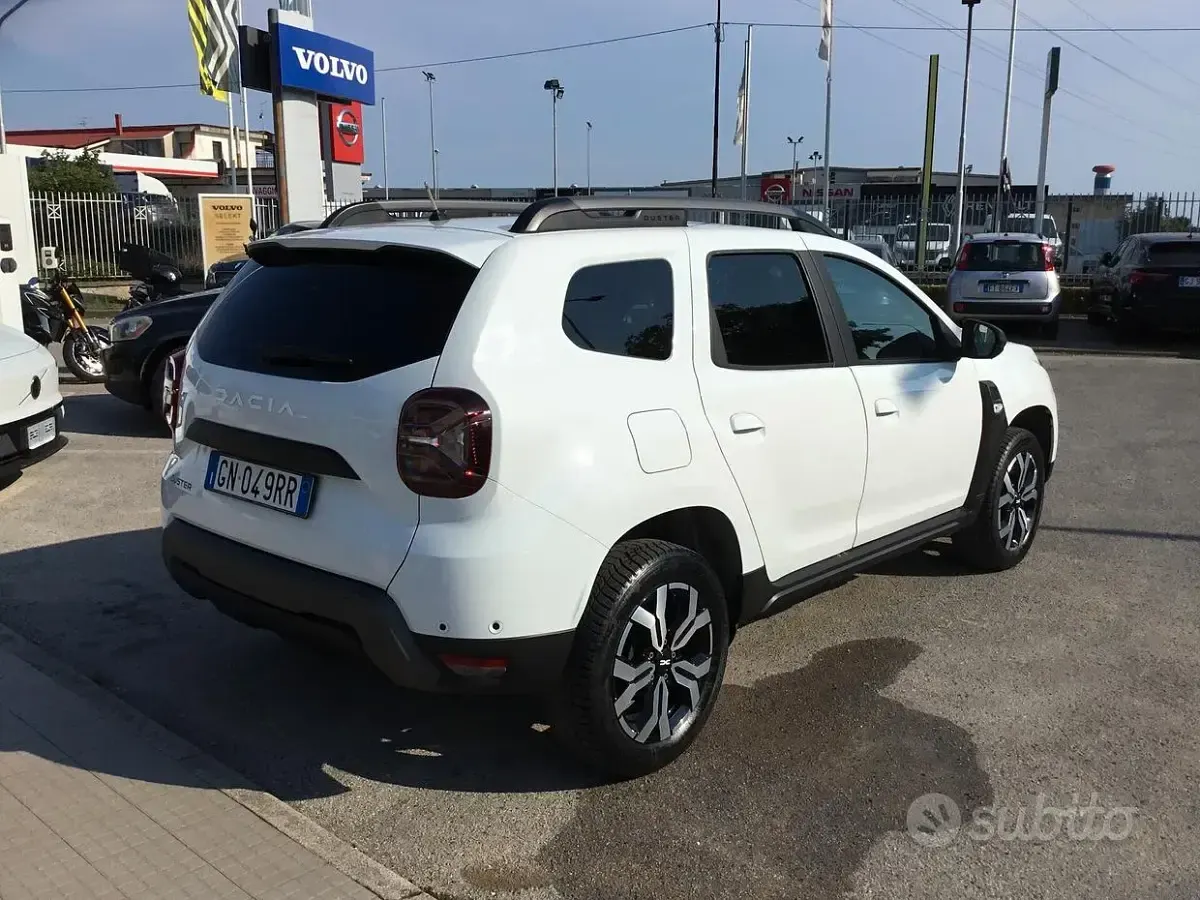 Usata Dacia Duster Journey 116 CV (85 kW) 2023 Bianco SUV