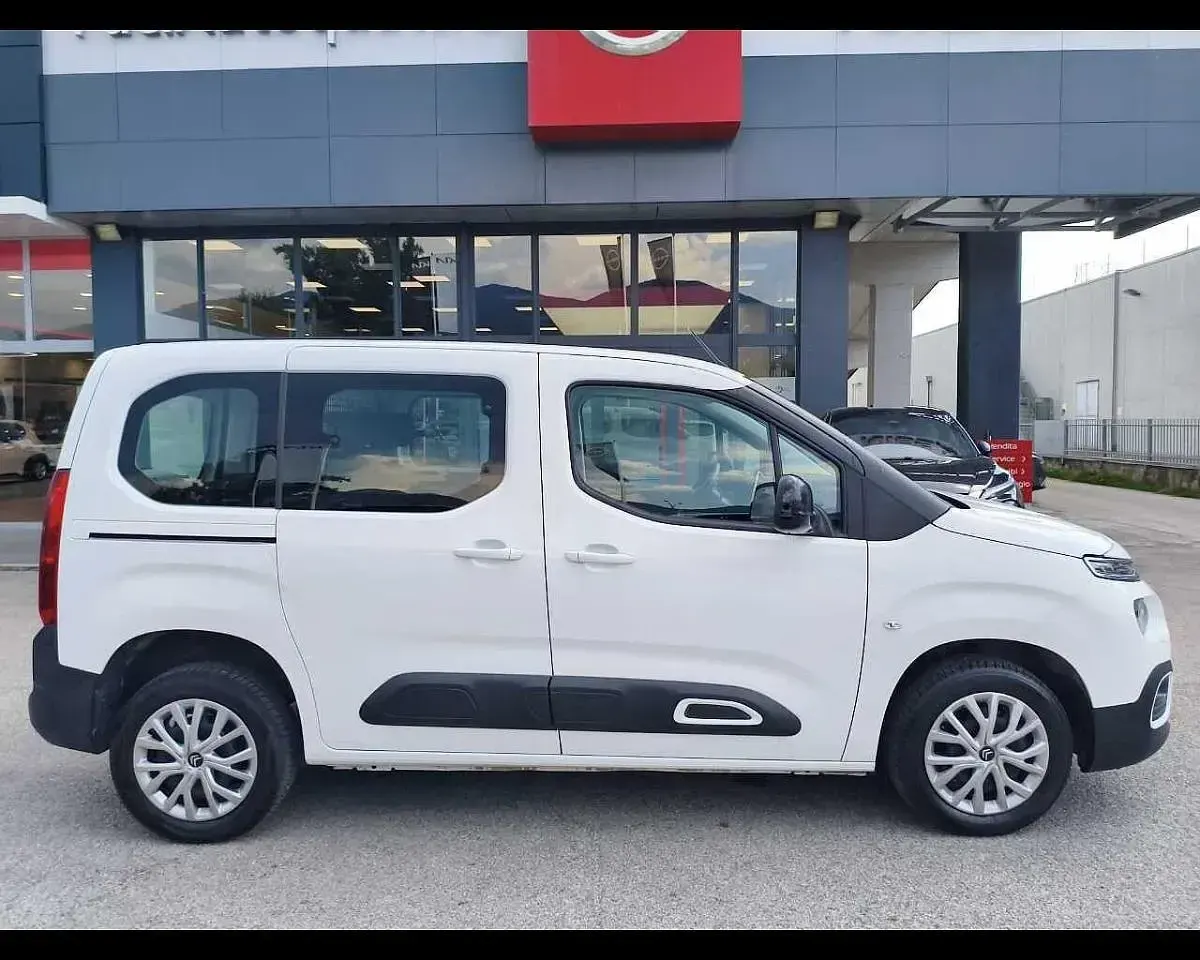 Usata Citroën Berlingo Feel 99 CV (72 kW) 2022 Bianco Monovolume