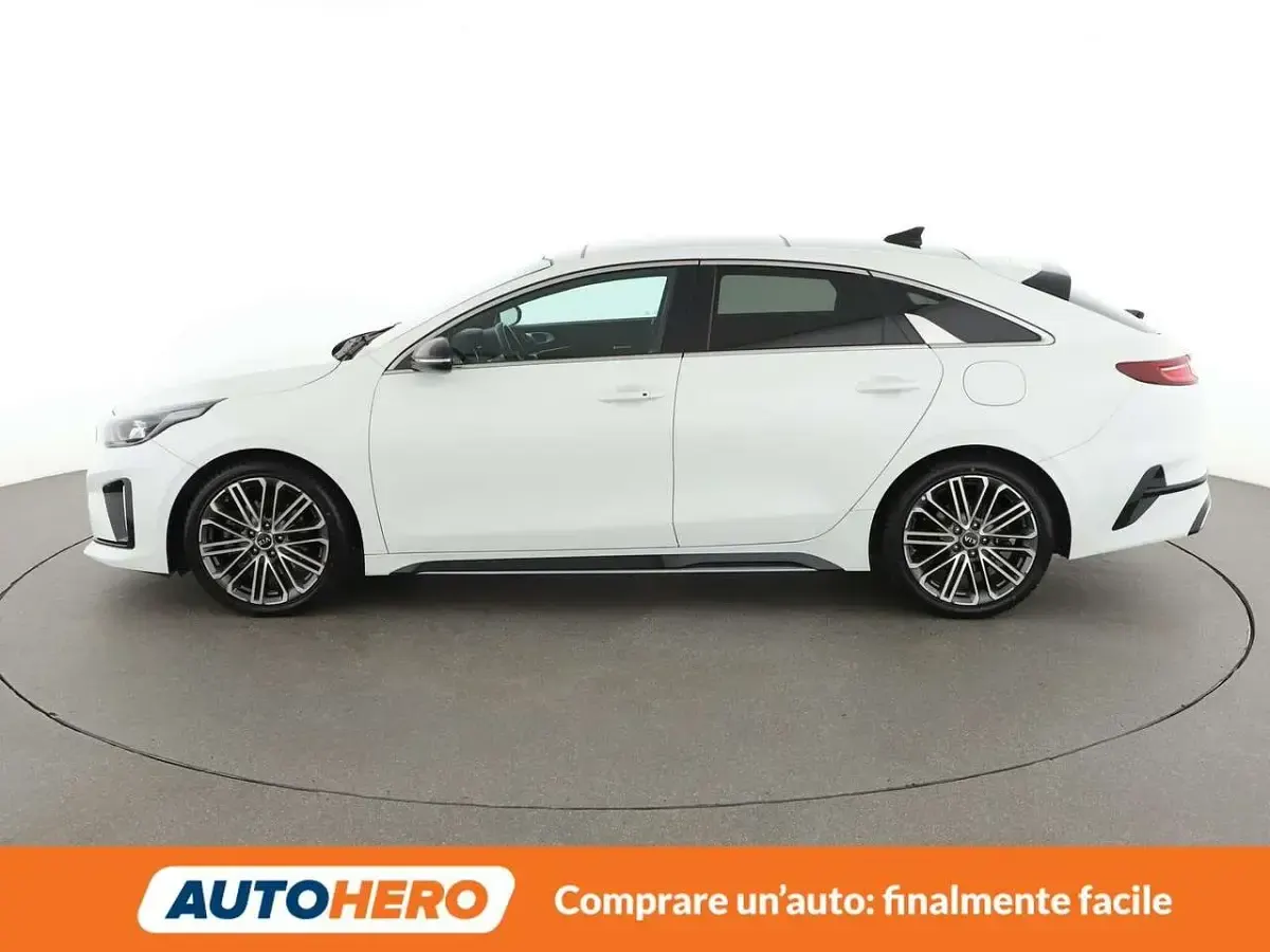 Usado Kia ProCeed GT-Line 136 CV (100 kW) 2019 Blanco Familiar