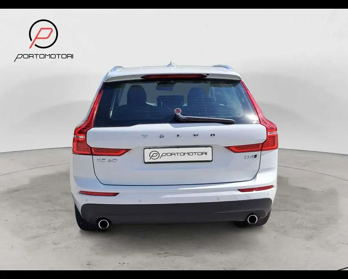 Usata Volvo XC60 Business Edition 190 CV (139 kW) 2017 Bianco SUV