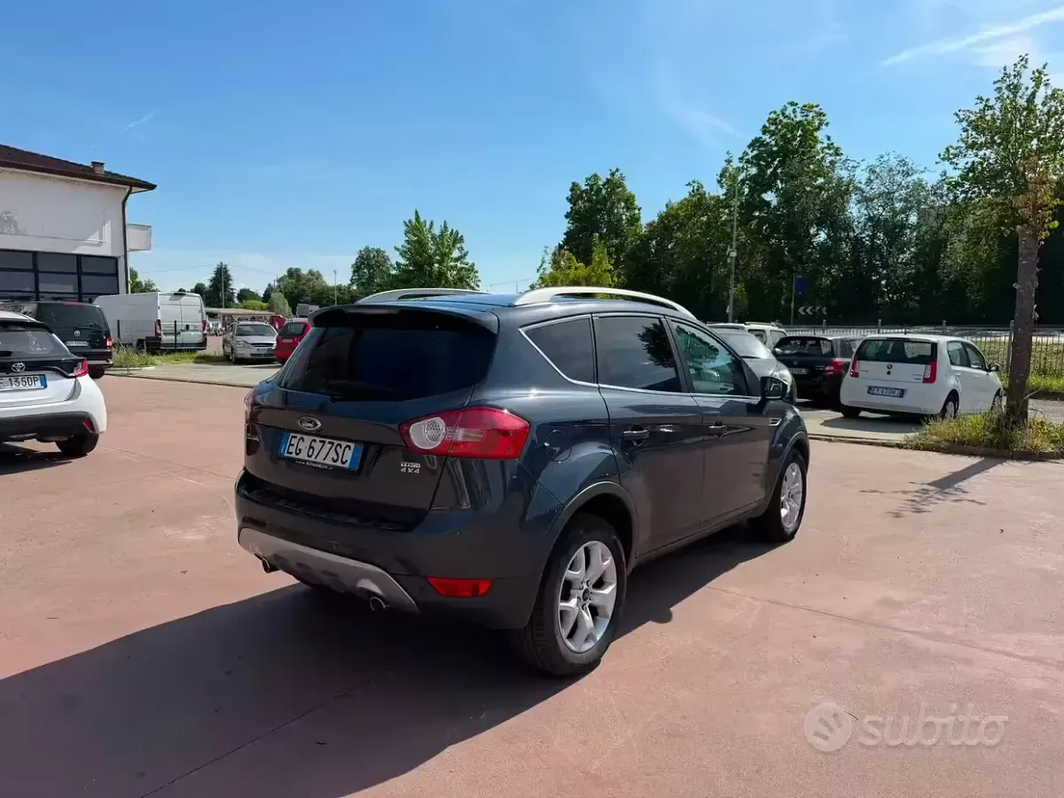 Usata Ford Kuga Titanium 140 CV (102 kW) 2011 Grigio SUV