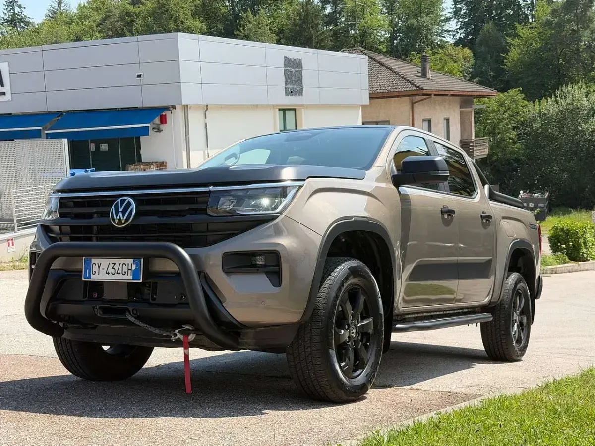 Usata VW Amarok Life 205 CV (150 kW) 2025 Beige Pick-up