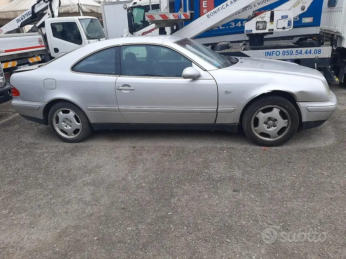 Usata Mercedes CLK200 192 CV (141 kW) 1998 Grigio Coupé
