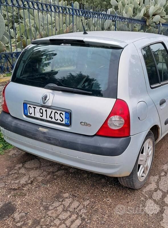 Usata Renault Clio II 75 CV (55 kW) 2005 Utilitaria