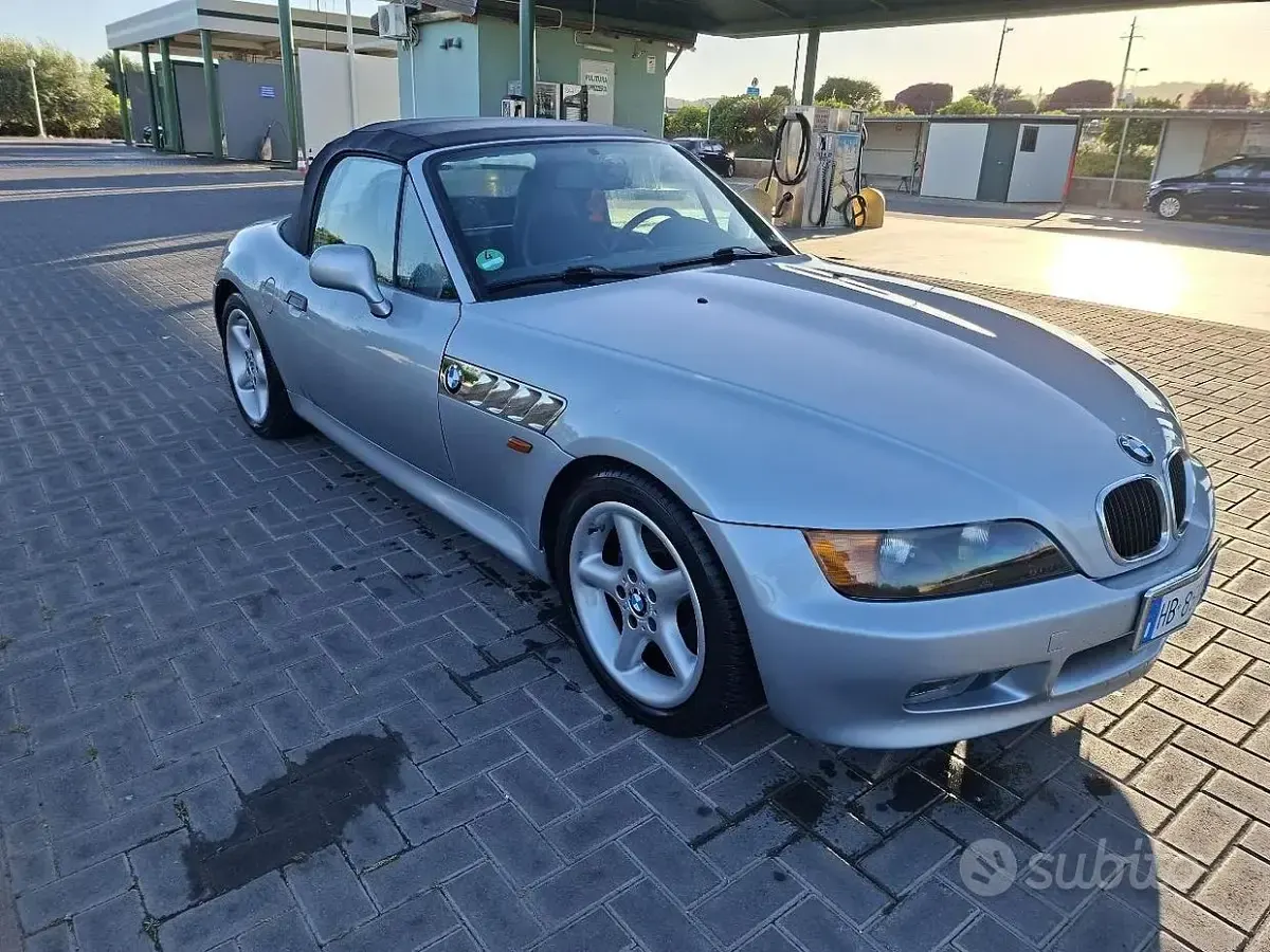 Usata BMW 116 118 CV (86 kW) 2025 Grigio Utilitaria