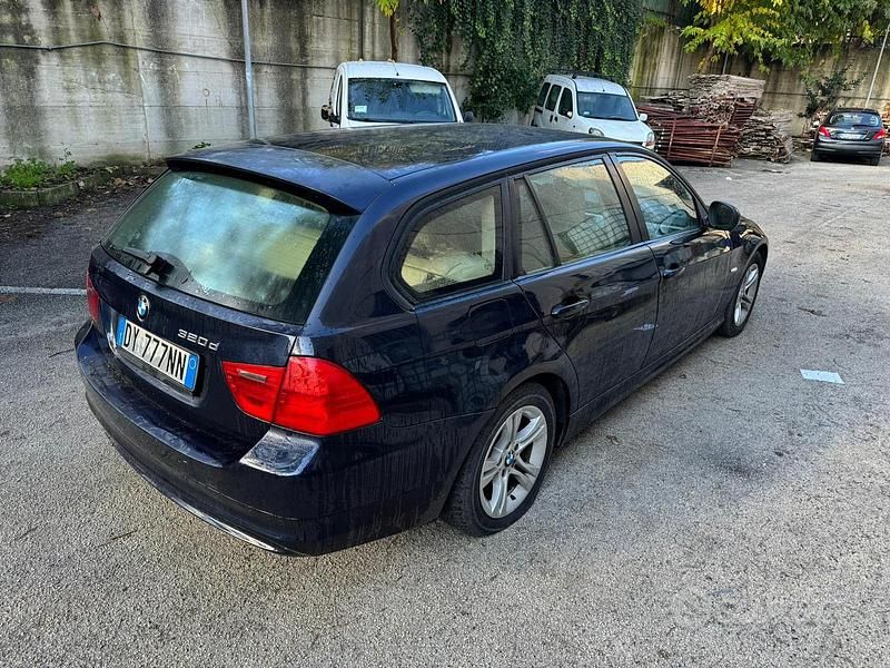 Usata BMW 320 2009 Blu Station wagon