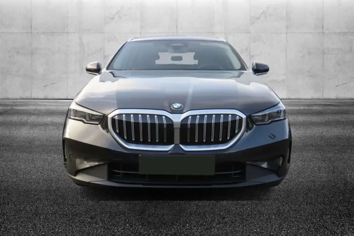 Usata BMW 520 197 CV (144 kW) 2024 Nero Station wagon