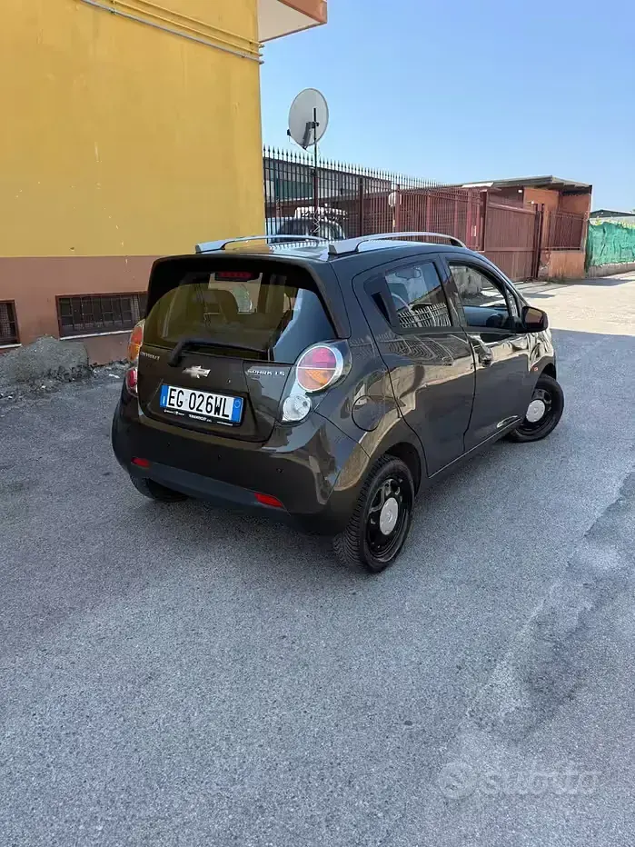 Usata Chevrolet Spark LS 65 CV (47 kW) 2011 Marrone Utilitaria