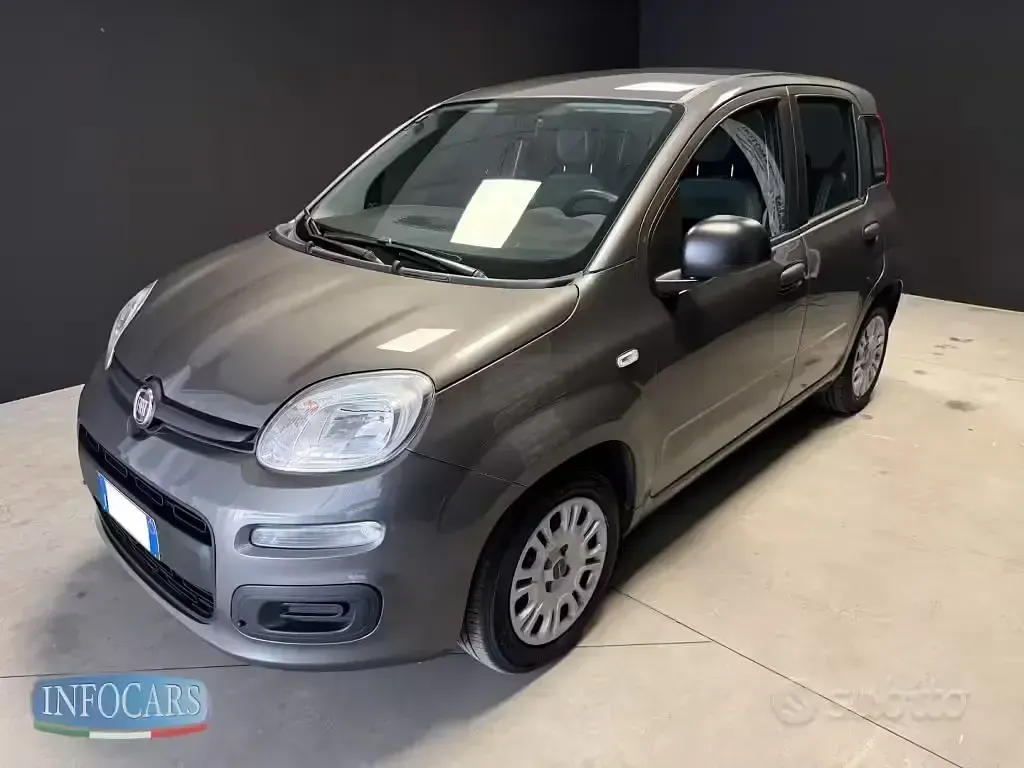 Usata Fiat Panda 69 CV (50 kW) 2022 Grigio metallizzato Utilitaria