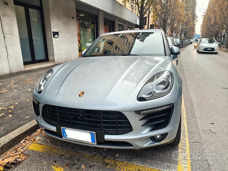 Grigio Usata 2015 Porsche Macan S SUV | 30.000 € (Buon prezzo) - Immagine 1/4