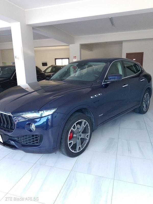 Usata Maserati Levante 250 CV (183 kW) 2018 Blu SUV