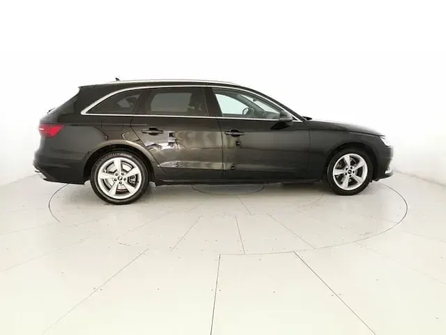 Usata Audi A4 Advanced Plus 163 CV (119 kW) 2021 Nero mythos metallizzato Station wagon