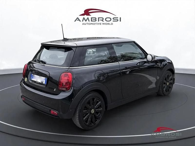 Usata Mini Cooper SE Essential 75 kW (102 CV) 2022 Nero Utilitaria