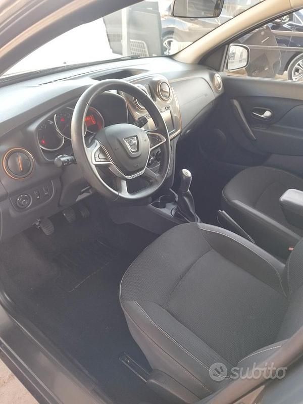 Usata Dacia Sandero 90 CV (66 kW) 2017 Grigio Berlina