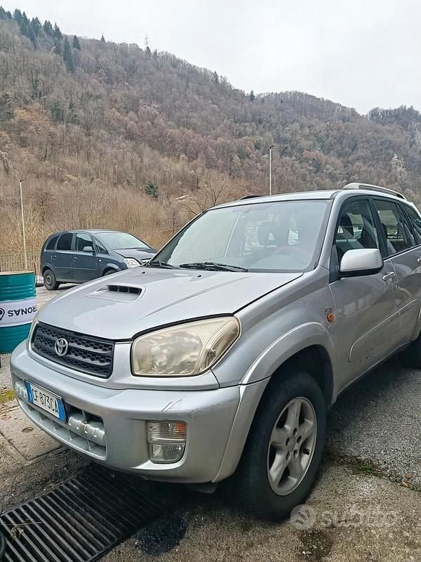 Usata Toyota RAV4 2003 Grigio SUV
