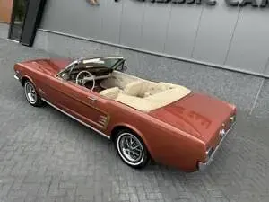 Usata Ford Mustang 203 CV (149 kW) 1966 Marrone Cabrio